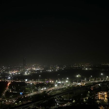 Countryside Luxury Suites - Supernova Noida Ню Делхи Екстериор снимка