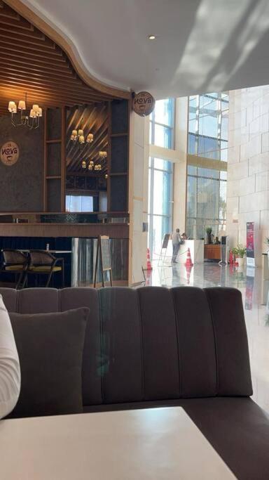 Countryside Luxury Suites - Supernova Noida Ню Делхи Екстериор снимка