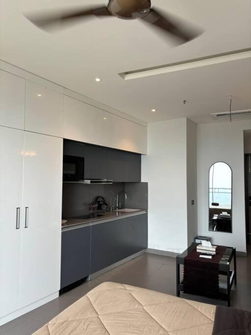 Countryside Luxury Suites - Supernova Noida Ню Делхи Екстериор снимка
